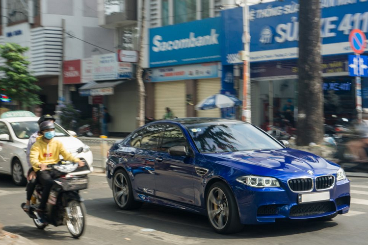 Chi tiet BMW M5 F10 doc nhat Viet Nam tren pho Sai Gon-Hinh-7