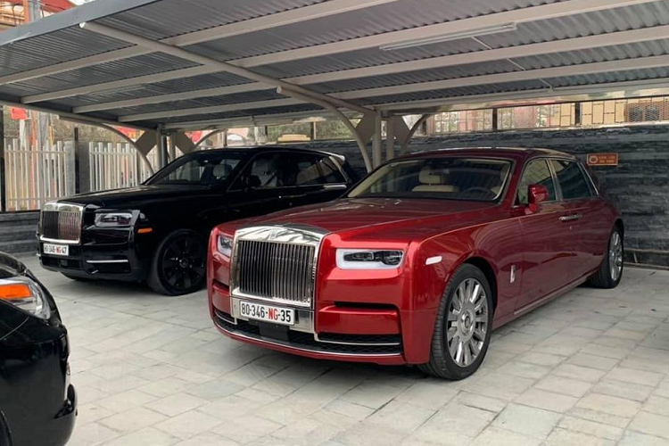 Xe sang Rolls-Royce Phantom VIII va Cullinan hon 100 ty o Ha Noi