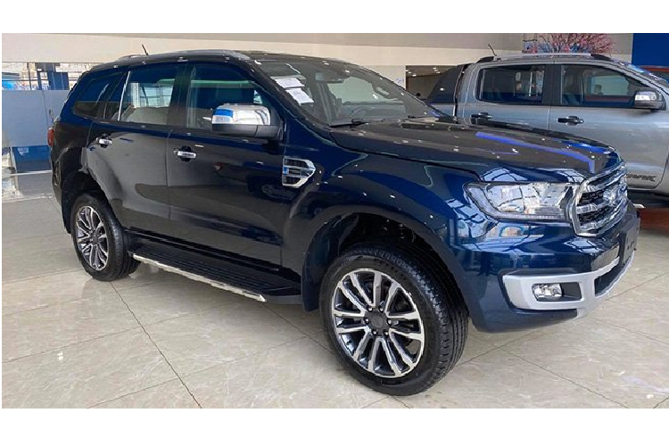 Ford Everest 2020 tu 999 trieu 