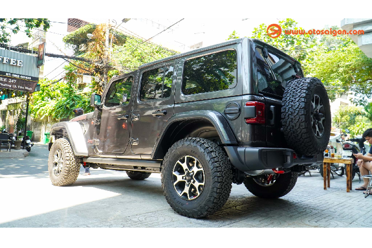 Can canh Jeep Wrangler Unlimited Rubicon hon 4 ty o Sai Gon-Hinh-10
