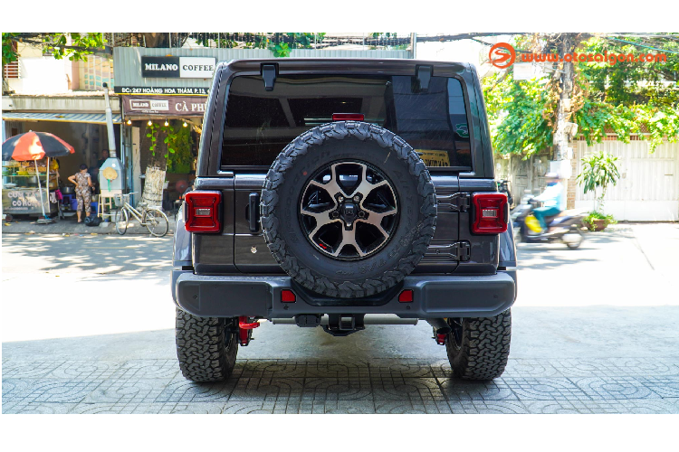 Can canh Jeep Wrangler Unlimited Rubicon hon 4 ty o Sai Gon-Hinh-5
