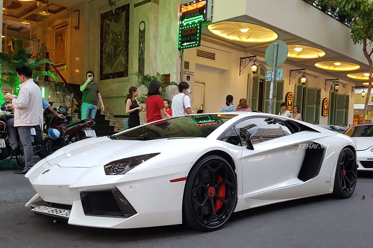 Sieu xe Lamborghini Aventador hon 20 ty chinh hang o Sai Gon