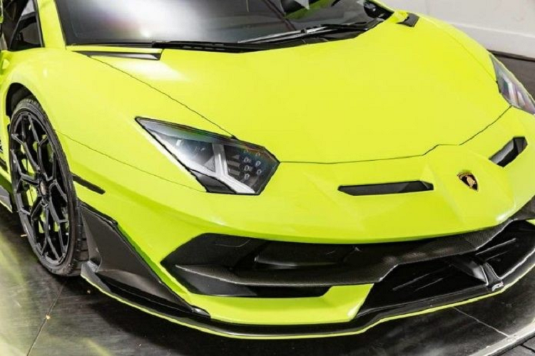 Sieu xe Lamborghini Aventador SVJ son da quang cuc hiem-Hinh-5