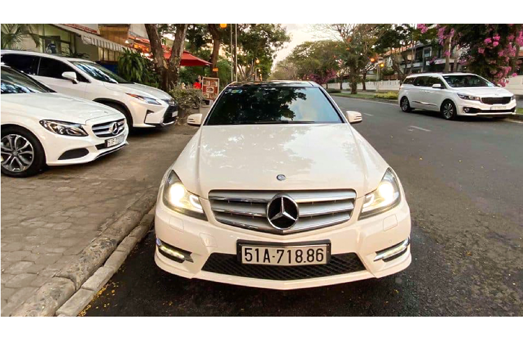 Can canh Mercedes-Benz C300 AMG Plus chi 860 trieu o Sai Gon-Hinh-8