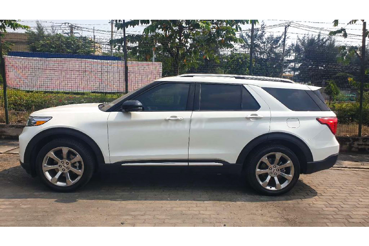 Can canh Ford Explorer Platinum 2020 hon 4 ty tai Viet Nam-Hinh-3