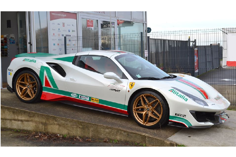 Sieu xe Ferrari 488 Pista Spider Alitalia phong cach Lancia Stratos-Hinh-3