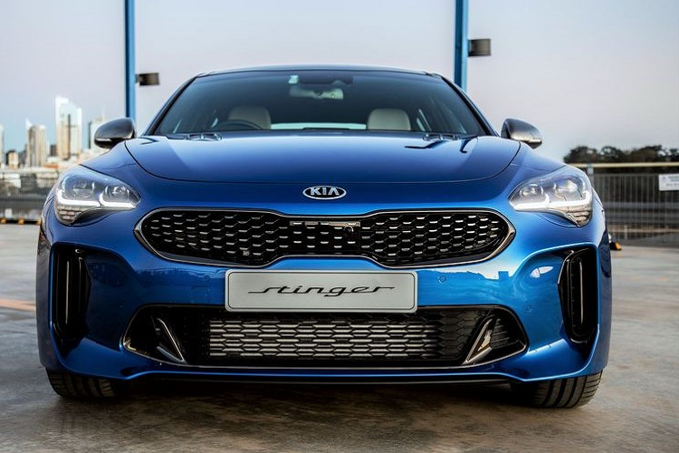 Kia Stinger Night Sky 2020 moi tu 966 trieu dong tai Uc