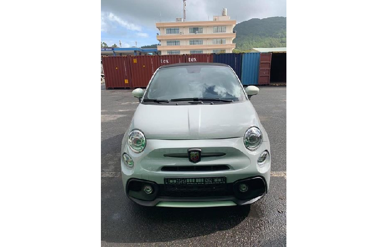 Choang voi “xe di cho” Abarth 595 hon 2,8 ty tai Viet Nam-Hinh-6