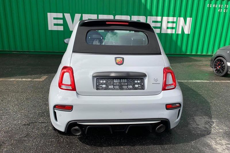 Choang voi “xe di cho” Abarth 595 hon 2,8 ty tai Viet Nam-Hinh-7