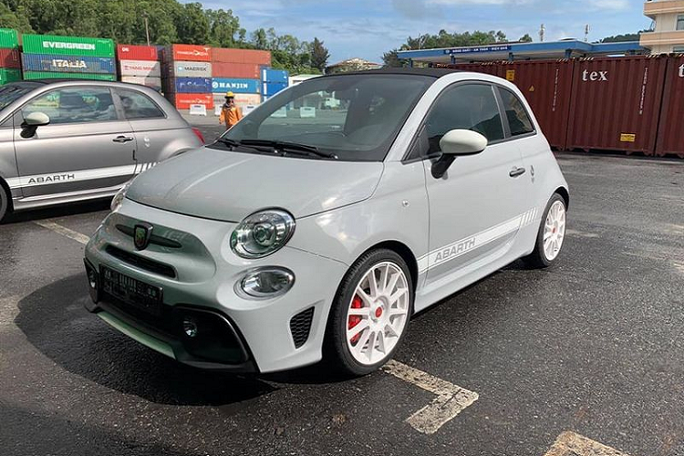 Choang voi “xe di cho” Abarth 595 hon 2,8 ty tai Viet Nam-Hinh-8