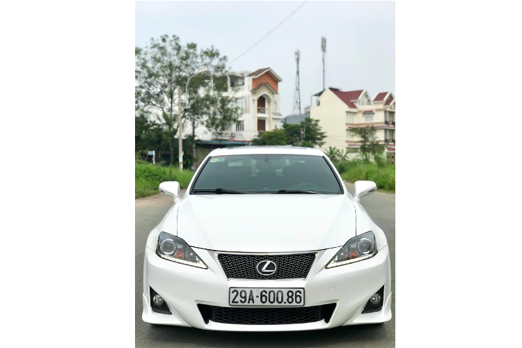 Chi tiet xe sanng Lexus IS 250 F-Sport chi 999 trieu o Ha thanh-Hinh-3