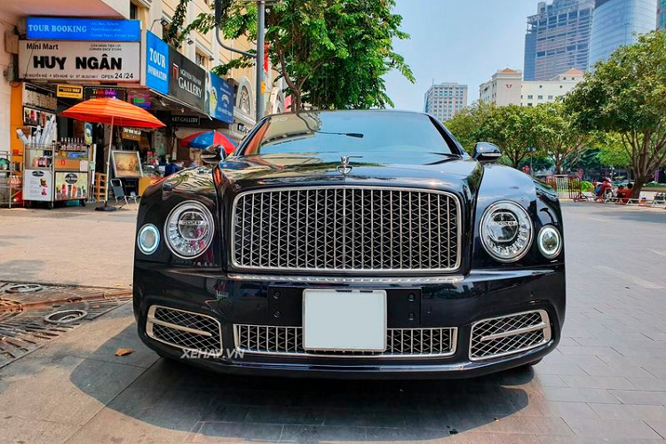 Bentley Mulsanne W.O. Edition doc nhat Viet Nam tren pho Sai Gon-Hinh-2