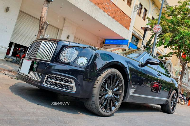 Bentley Mulsanne W.O. Edition doc nhat Viet Nam tren pho Sai Gon-Hinh-3