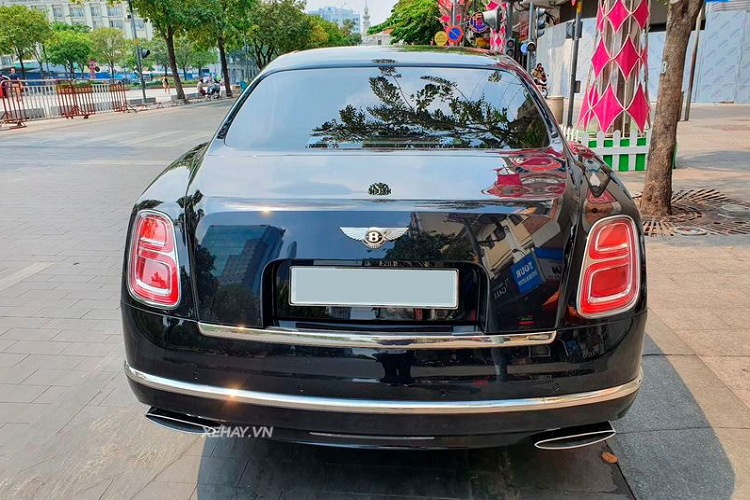 Bentley Mulsanne W.O. Edition doc nhat Viet Nam tren pho Sai Gon-Hinh-5