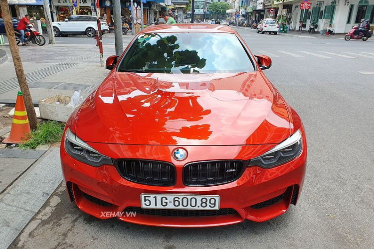 Cham mat BMW M4 Convertible hang hiem tren pho Sai Thanh-Hinh-2