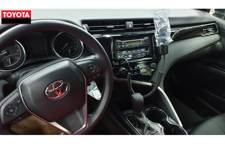 Can canh xe canh sat Toyota Camry 2020 moi tai Viet Nam-Hinh-5