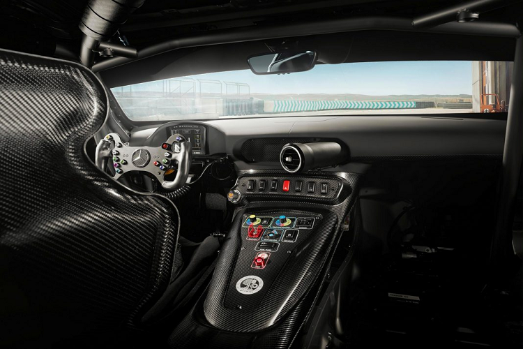 Mercedes-AMG GT4 2020 - dien mao moi, hieu nang vuot troi-Hinh-4