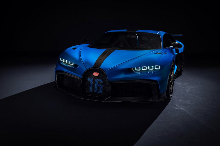 Ra mat sieu xe Bugatti Chiron Pur Sport hon 3 trieu USD