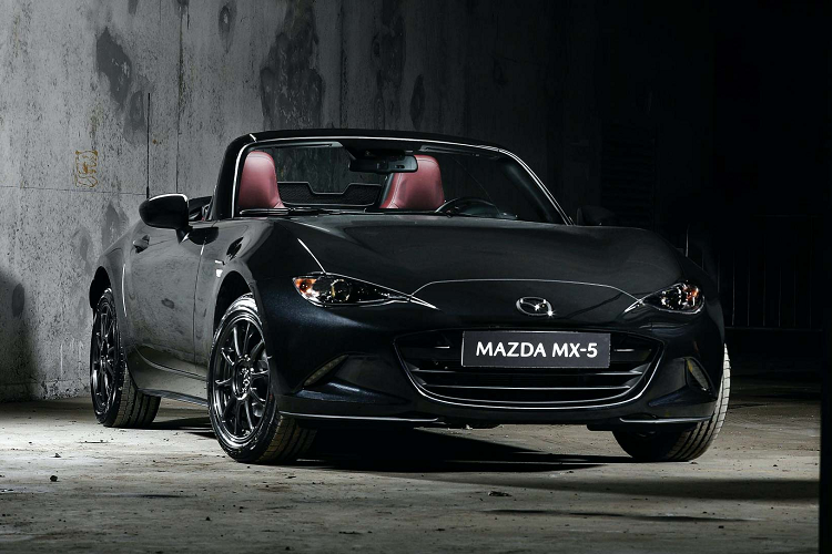 Ra mat Mazda MX-5 Eunos Edition moi chi 900 trieu dong