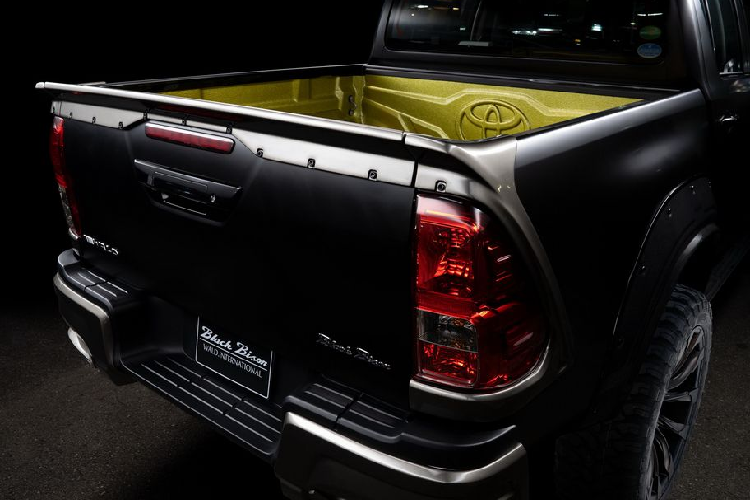 Toyota Hilux Black Bison 2020 co du suc “ham doa