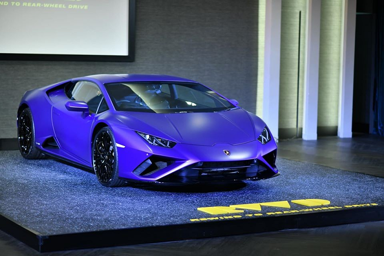 Lamborghini Huracan EVO RWD ra mat Thai Lan tu 14 ty dong