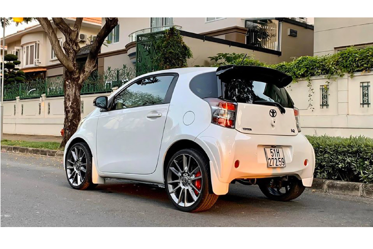 Xe di cho Toyota iQ dung 10 nam ban gan 700 trieu o Sai Gon-Hinh-2