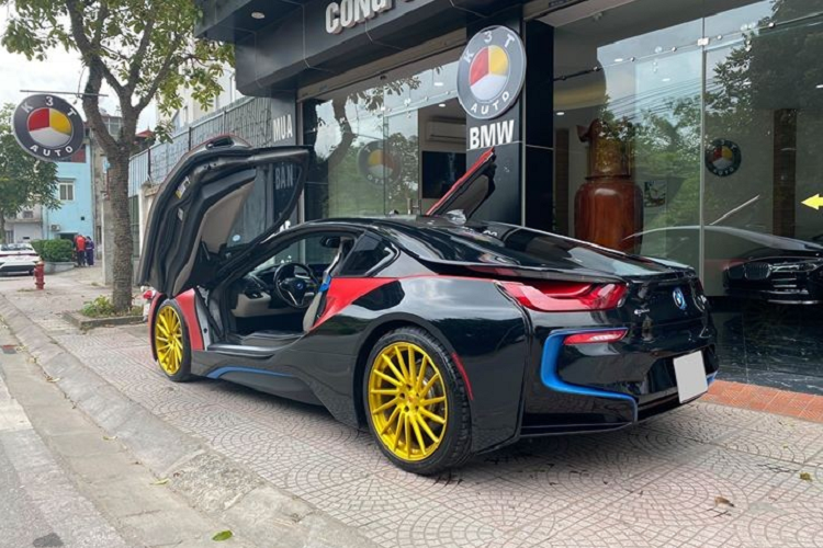 Sieu xe dinh dam mot thoi, BMW i8 chi 3,8 ty o Ha Noi-Hinh-6