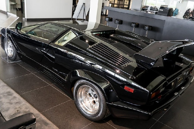 Sieu xe Lamborghini Countach hon 30 tuoi 