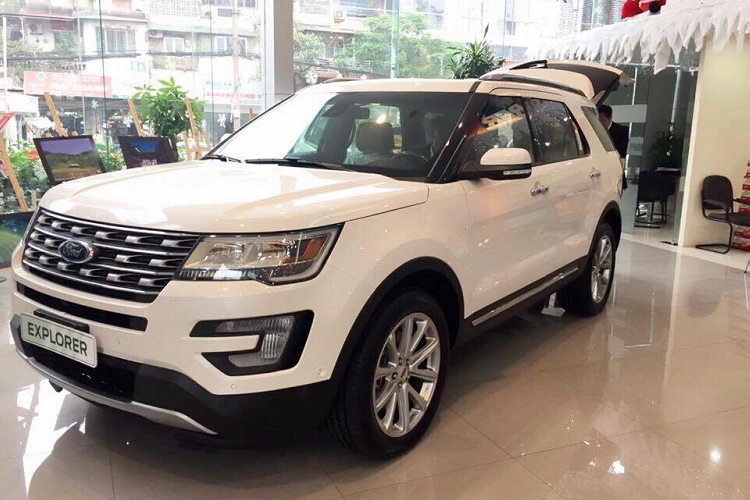 Moi giam 269 trieu, Ford Explorer tai Viet Nam lai xuong gia-Hinh-5