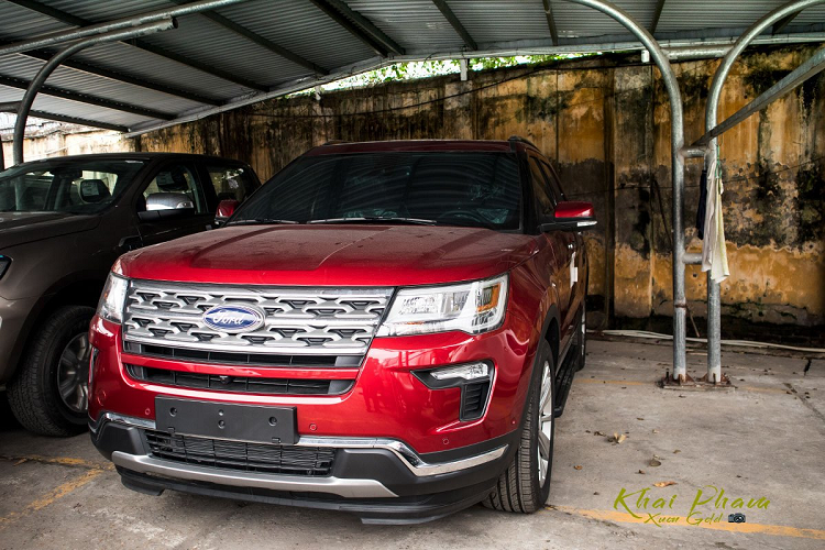 Moi giam 269 trieu, Ford Explorer tai Viet Nam lai xuong gia