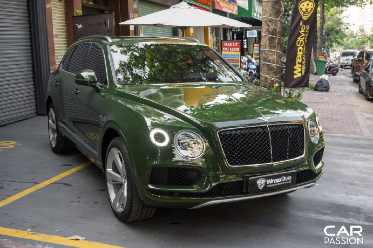 Dai gia Viet chi hang tram trieu dong doi mau Bentley Bentayga V8-Hinh-3