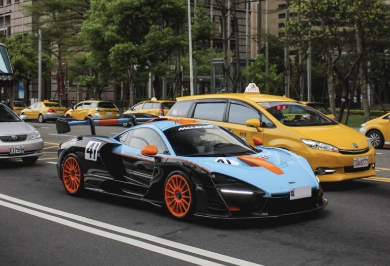 McLaren Senna LM Gulf Livery phien ban huyen thoai tro lai-Hinh-2