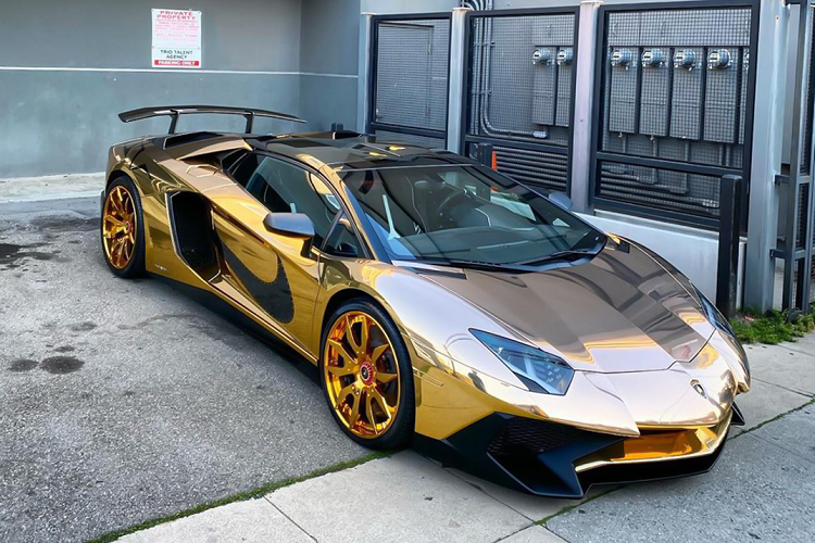 Chris Brown lai thay ao cho Lamborghini Aventador SV Roadster-Hinh-2