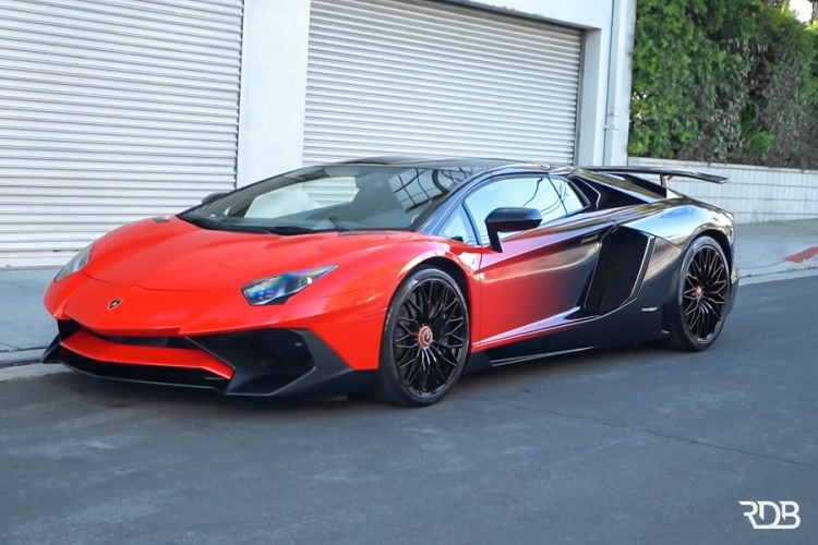 Chris Brown lai thay ao cho Lamborghini Aventador SV Roadster-Hinh-3