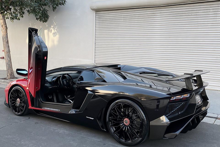 Chris Brown lai thay ao cho Lamborghini Aventador SV Roadster-Hinh-9