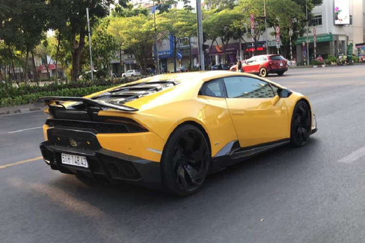 “San duoi” sieu xe Lamborghini Huracan tren pho Sai Gon-Hinh-6