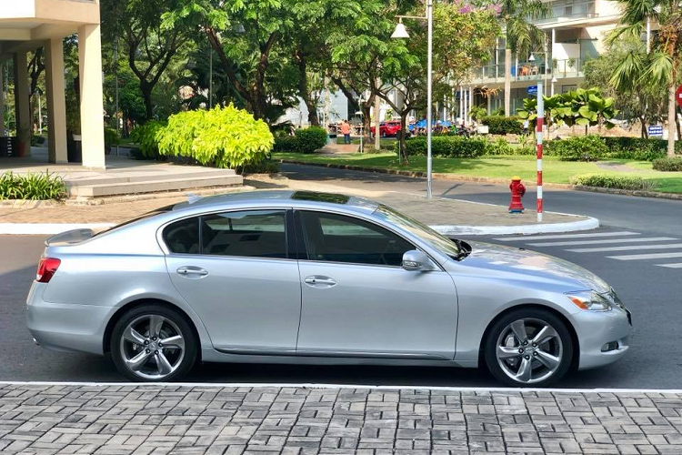 Lexus GS 350 sau 12 nam lan banh ban 700 trieu o Sai Gon-Hinh-8