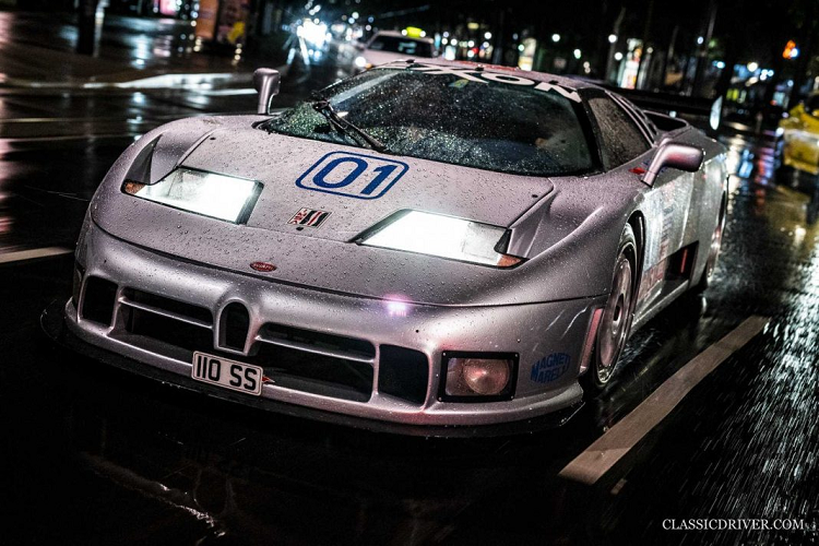 Chay mot vong quanh Ringstrasse cung Bugatti EB110 