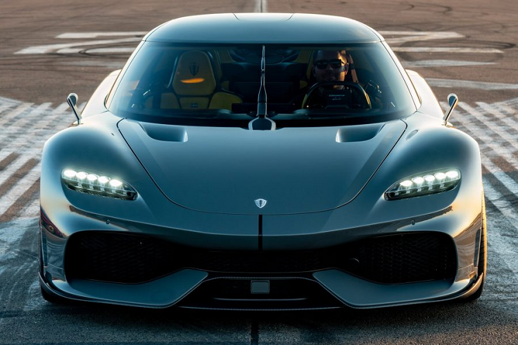 Ngam bo doi sieu xe Koenigsegg Gemera va Jesko Absolut moi