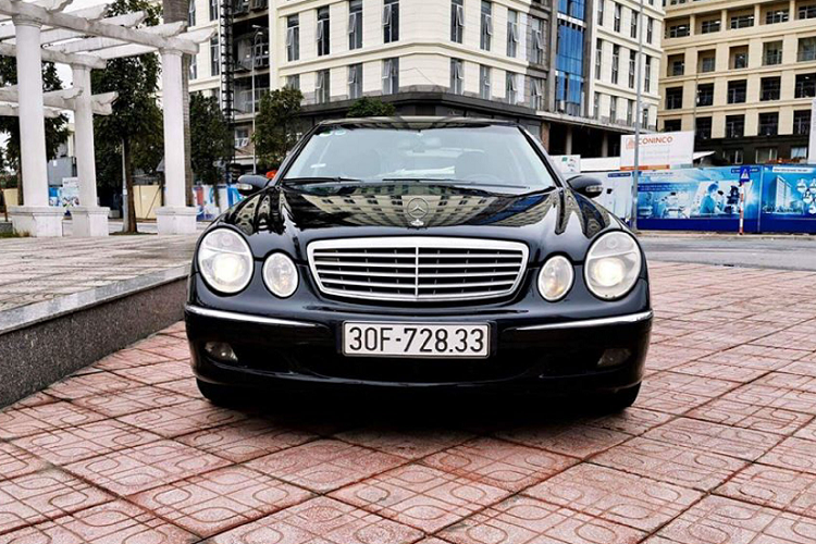 Xe sang Mercedes-Benz E220 may dau chi hon 460 trieu o Ha Noi-Hinh-8