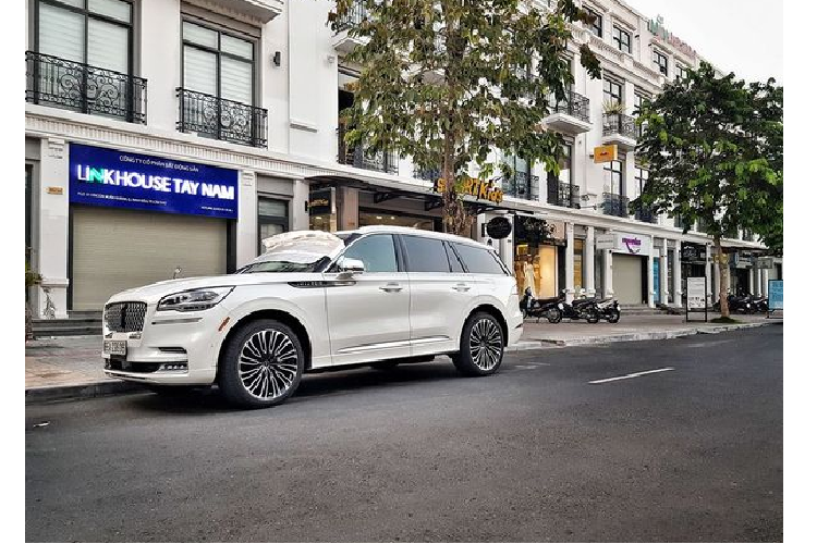 Dai gia Can tho chi 6 ty, tau Lincoln Aviator doc nhat Viet Nam