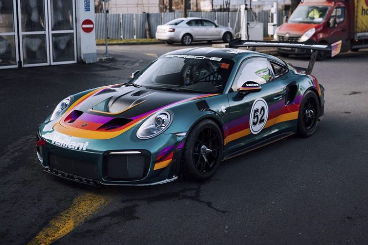 Porsche 911 GT2 RS Clubsport “Vaillant” khoac mau ao huyen thoai