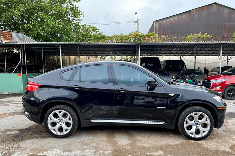 BMW X6 dung 12 nam, ban 700 trieu - 