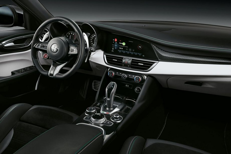 Ra mat Alfa Romeo Giulia va Stelvio Quadrifoglio 2020 moi-Hinh-4