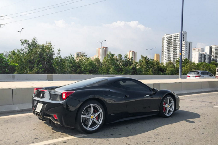 “Sieu ngua” Ferrari 458 Italia dau tien ve Viet Nam tai xuat-Hinh-3