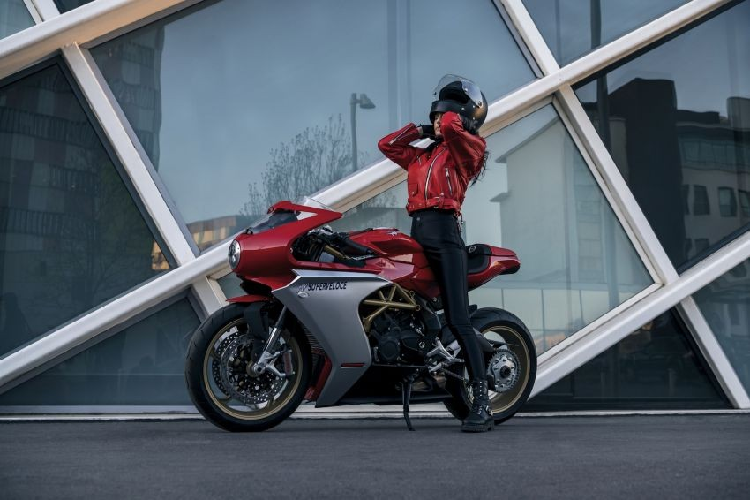 Ngam sieu moto MV Agusta Superveloce Ottocento tu 505 trieu dong-Hinh-3