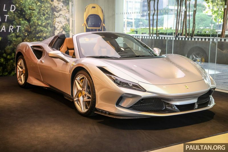 Sieu pham Ferrari F8 Spider tu 6,5 ty dong tai Dong Nam A