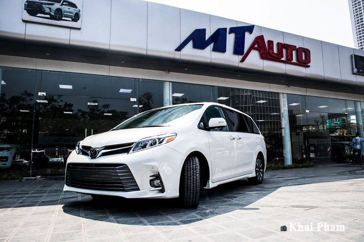 Toyota Sienna 2020 hon 4 ty, dat gap 3 lan Kia Sedona o Viet Nam