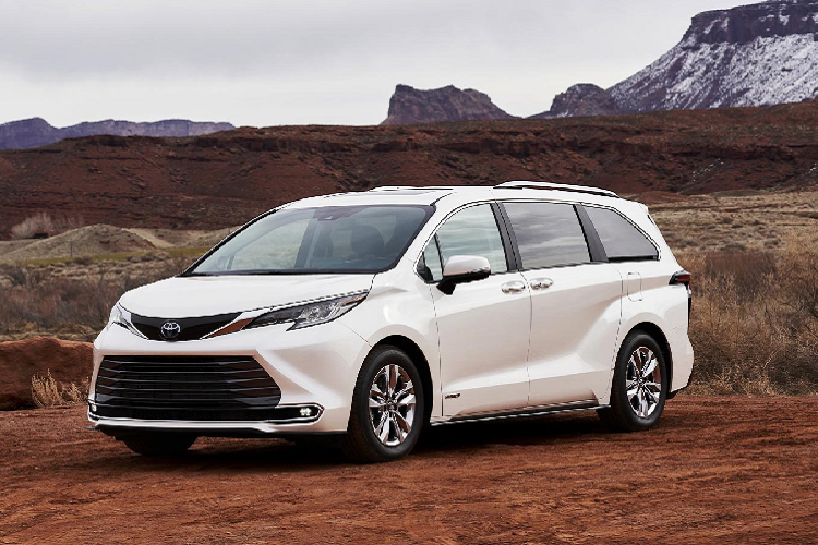 Toyota Sienna 2021 ra mat voi he dan dong 4 banh moi