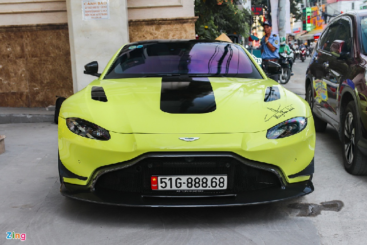 Aston Martin Vantage dau tien tai Viet Nam do mam hang doc-Hinh-5